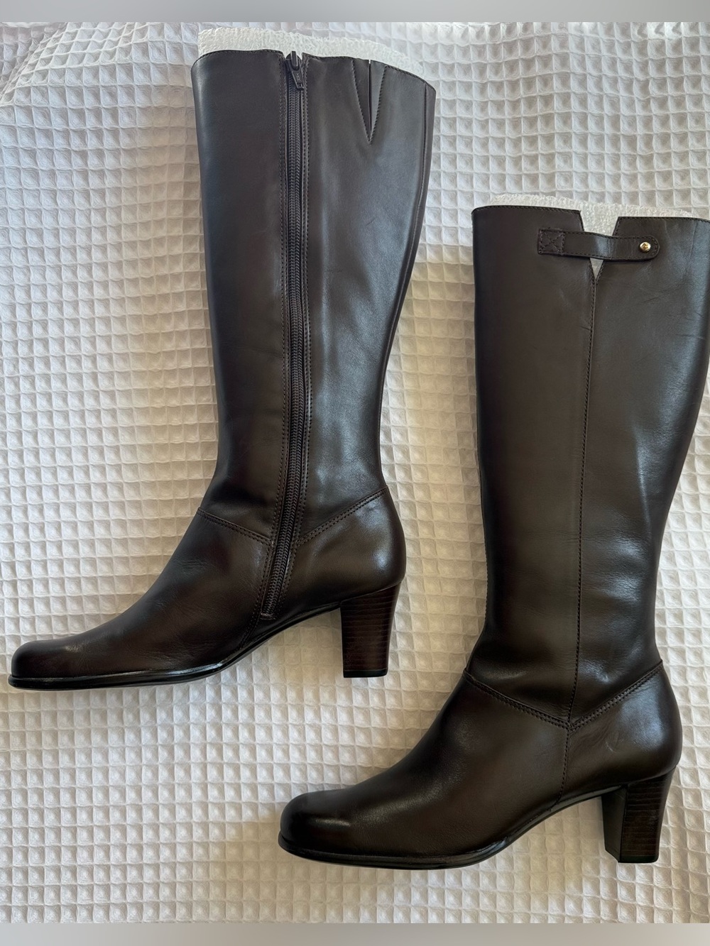 NWOT Vigotti Brown Leather Knee-High Boots - Size 6.5 W